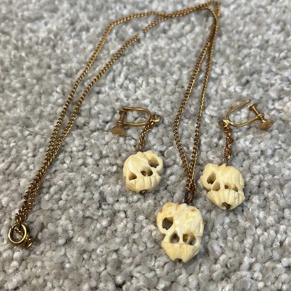 Vintage elephant earrings and necklace